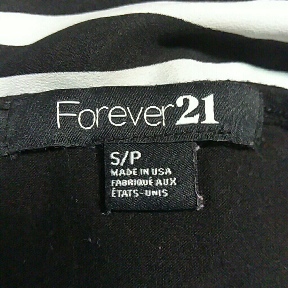FOREVER 21 TOP. - Picture 4 of 6